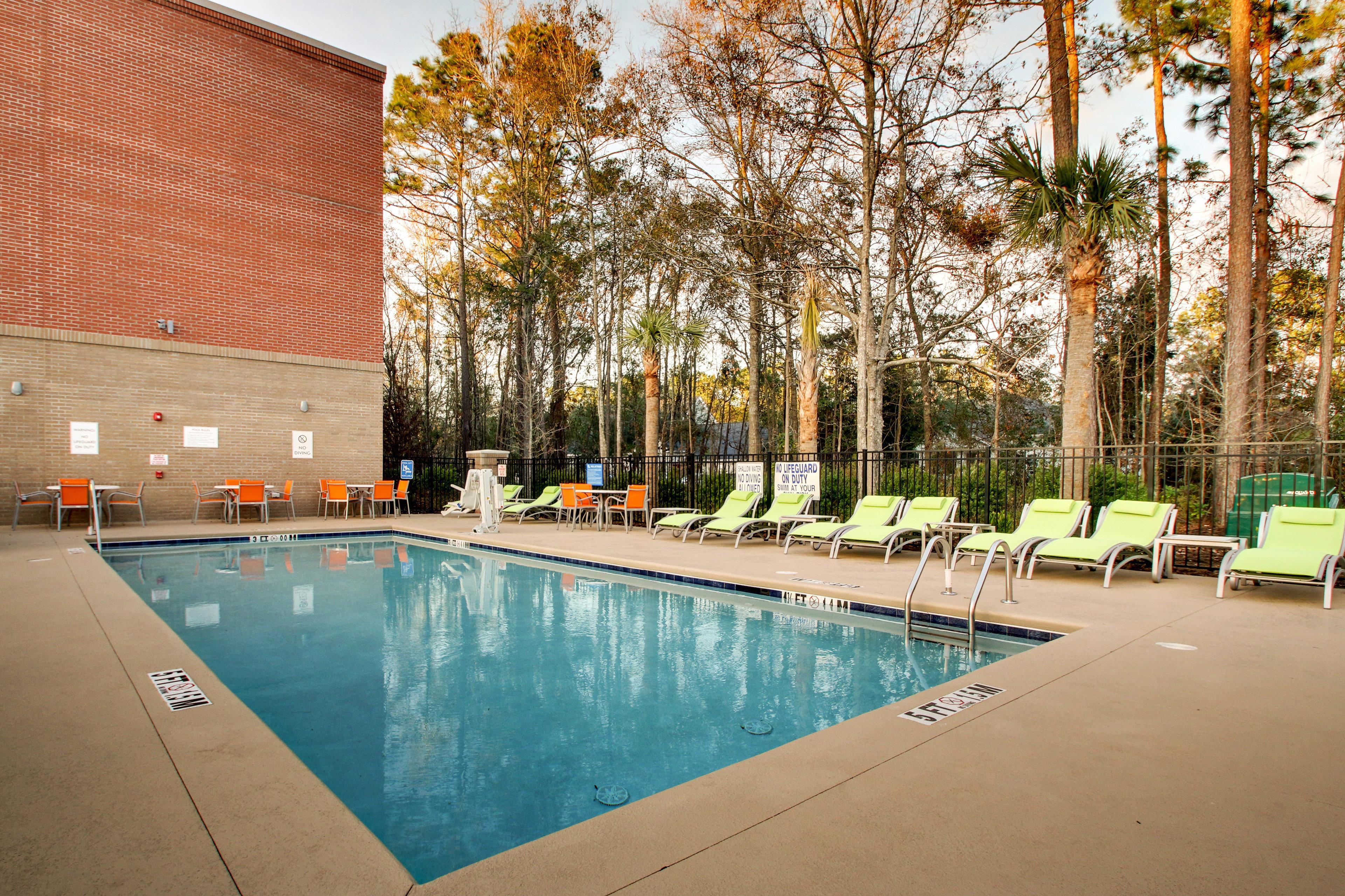 Holiday Inn Express & Suites Charleston Ne Mt Pleasant Us17 By Ihg Mount Pleasant Exterior foto